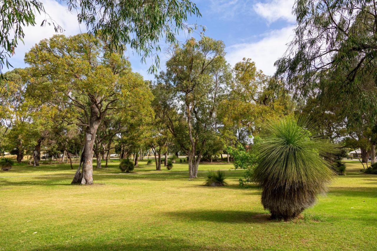 Camellia Cottage - Pet Friendly - Kwinana Medina Exterior photo